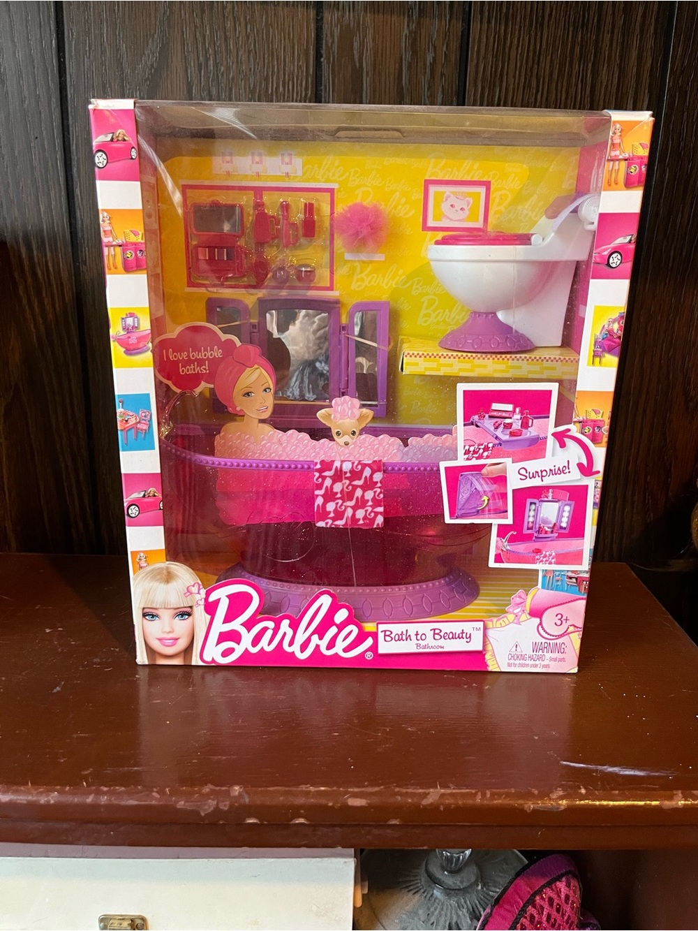 2010 Mattel Barbie Bath to Beauty Bathroom Playset (Model T7537)